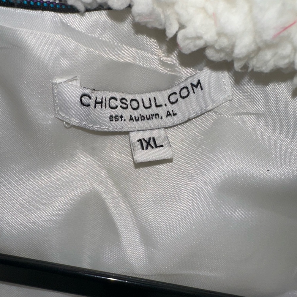Women's White Sherpa Vest - Picture 2 of 2